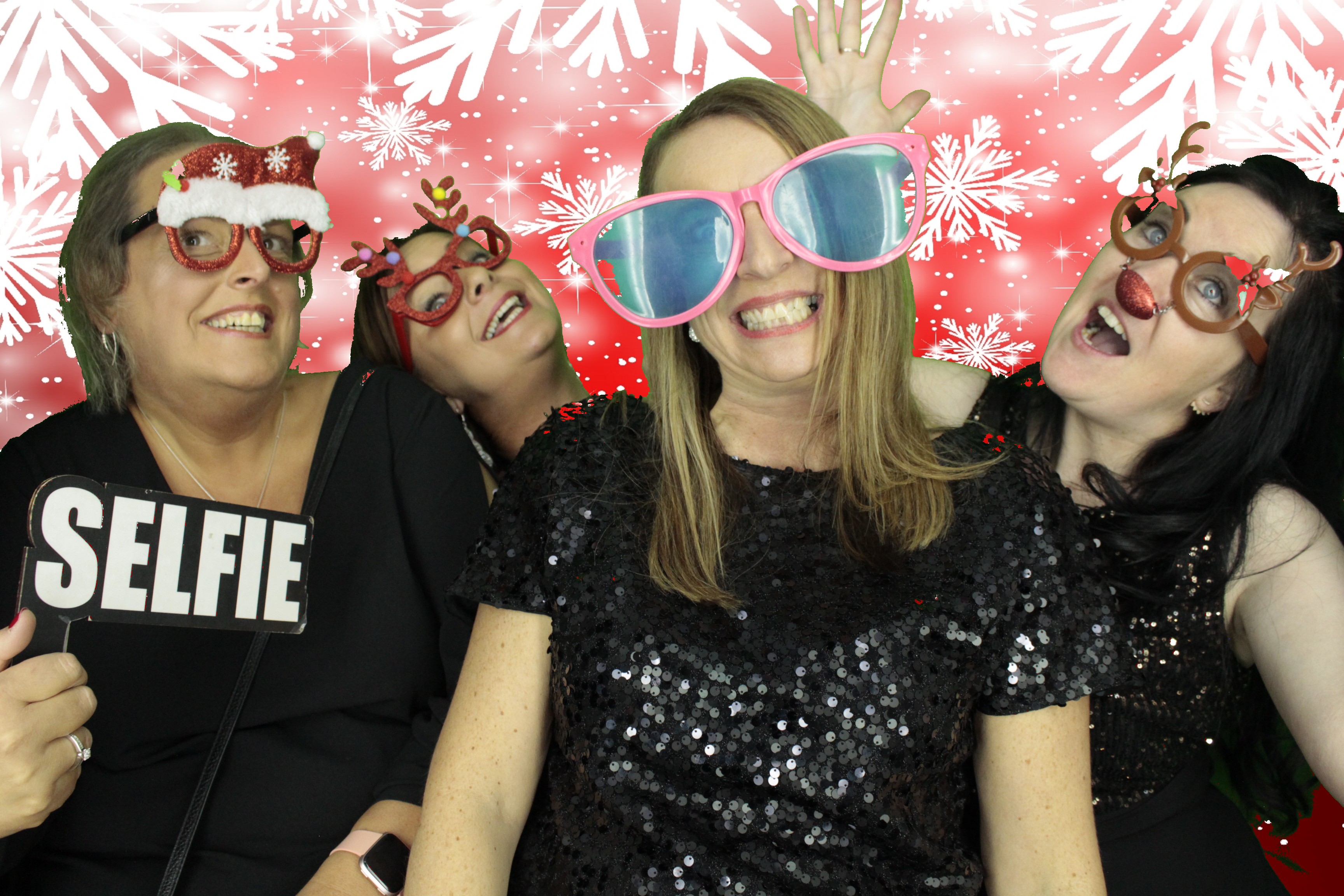 Ocean Network Express Christmas Party 2019 | View more photos from the event at gallery.myphotoboothexperience.co.uk/u/MyPhotoBoothExperienceLtd/Ocean-Network-Express-Christmas-Party-2019